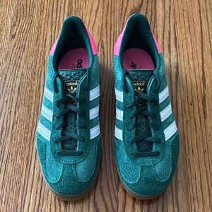 NWOT Adidas Gazelle Sneaker